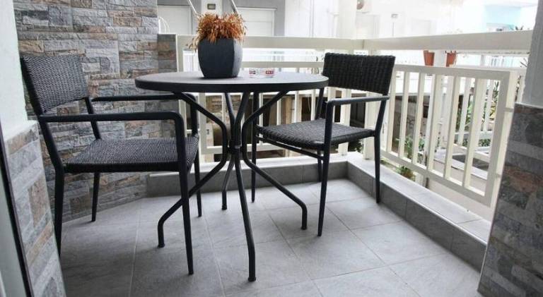 Holiday apartment with barbeque, patio & garden — photo 4