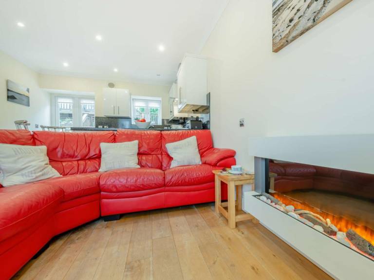 Apartment with garden in Tenby
