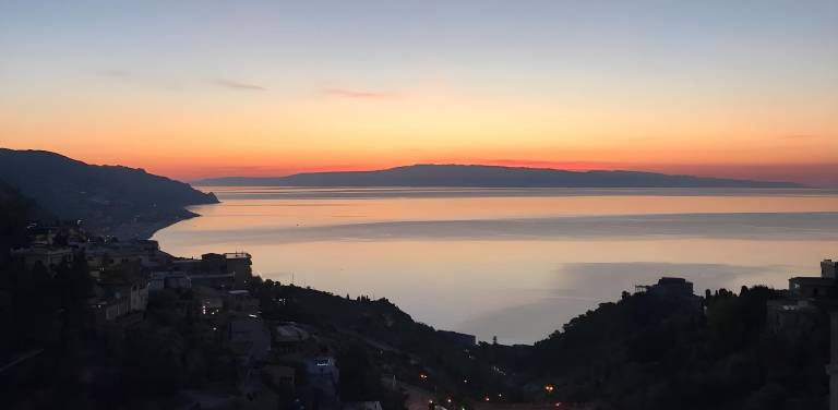 Beautiful vacation home with hot tub | Pets are welcome in Taormina