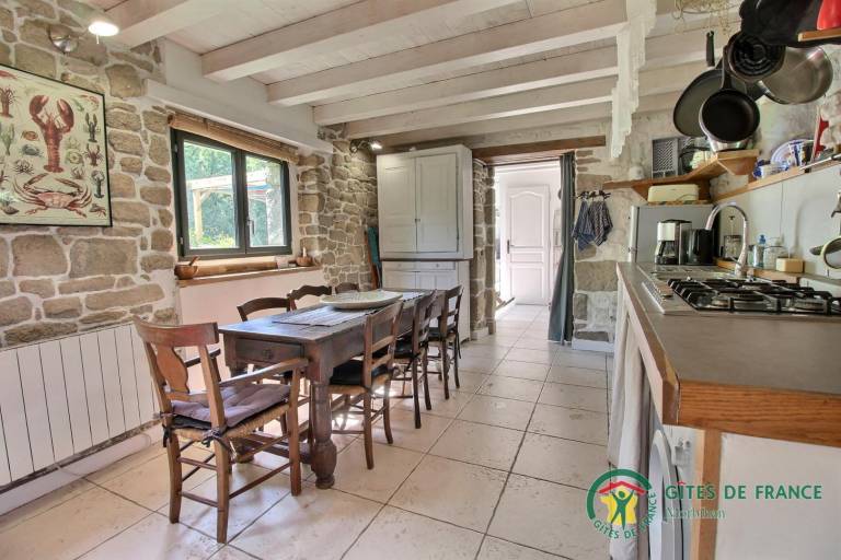 Gite with barbeque, patio & garden | Pets allowed — photo 2