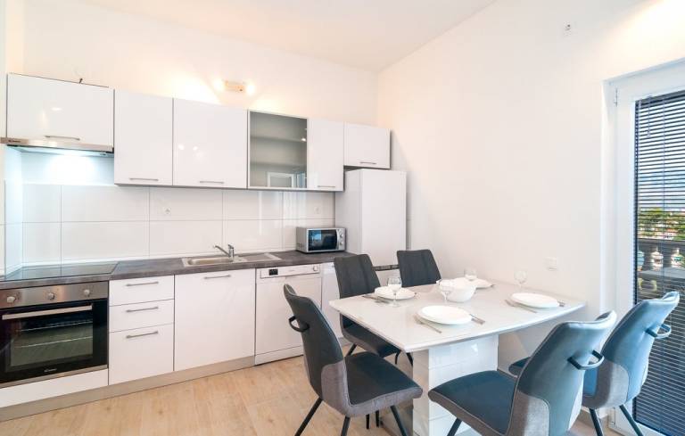 One bedroom apartment with terrace and sea view Splitska, Brač (A-21974-b) — photo 5