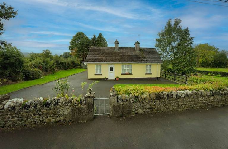 Cottage Ballincur