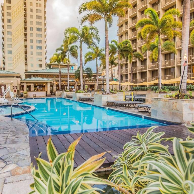Embassy Suites by Hilton Waikiki Beach Walk — photo 2