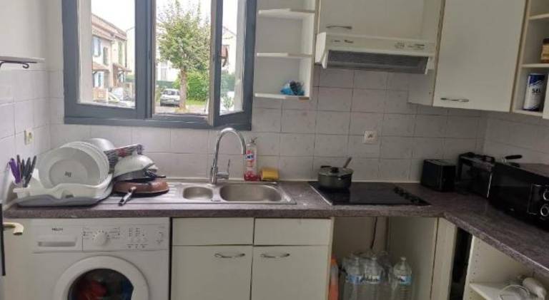 Apartment with 1 room for 2 persons in Cergy