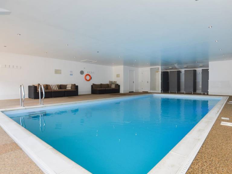 Vacation home with pool & garden — photo 3