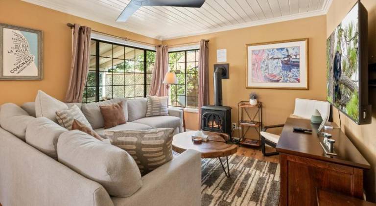 Chipmunk House - Magical Boulder Bay cottage within a picturesque setting! — photo 2