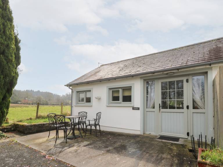 Family-oriented lovely cottage with garden | Pets are welcome — photo 2