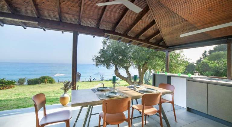 Iconic PRIVE beachfront villa Mola Kaliva — photo 3