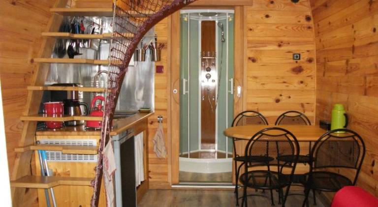 Nice lodge with BBQ, yard & patio | Pet-friendly — photo 3