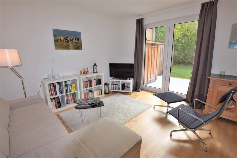 Rental apartment with garden, barbecue & patio | Garden view — photo 2