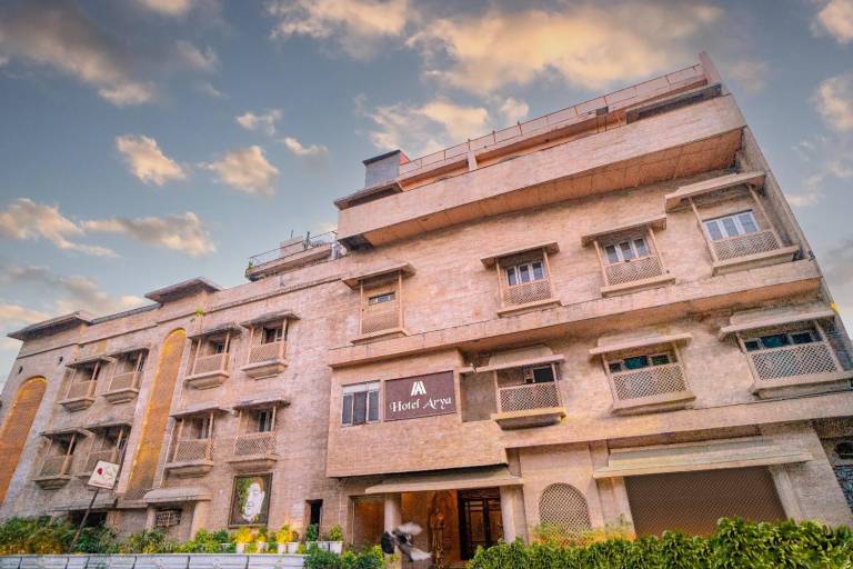 Hotel Arya