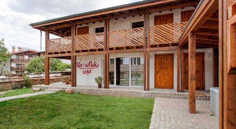 Vacation home with sauna, yard & patio in Bansko