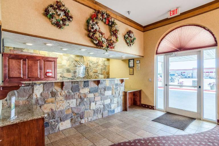 Quality Inn Alliance — photo 5