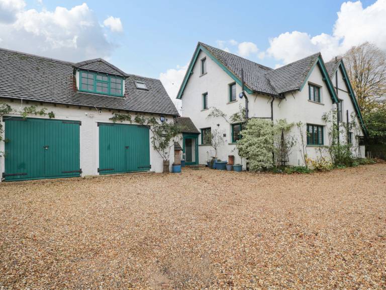 Children-friendly beautiful cottage with yard | Pets are welcome — photo 3