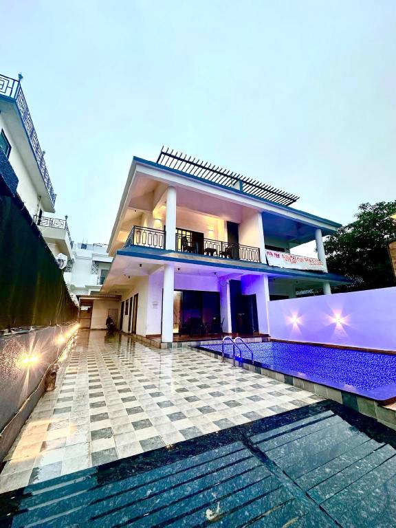 Bungalow with 4 rooms for 15 persons in Nashik