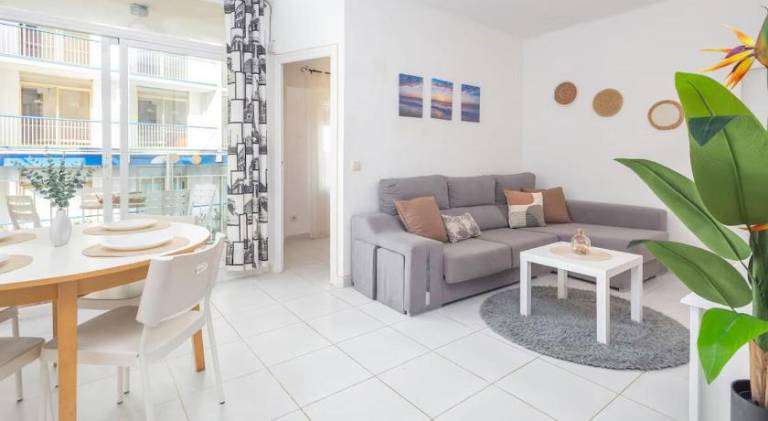Holiday apartment with patio | Close to the beach | Pets are welcome — photo 3