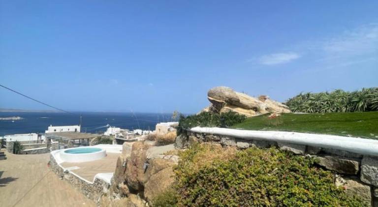 Villa with yard, BBQ & jacuzzi | Perfect for remote work — photo 5