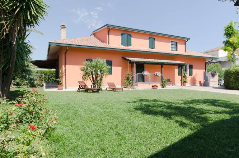 Villa  Ortona