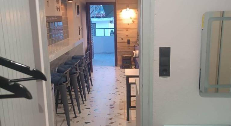 Serviced apartment with terrace & yard — photo 4