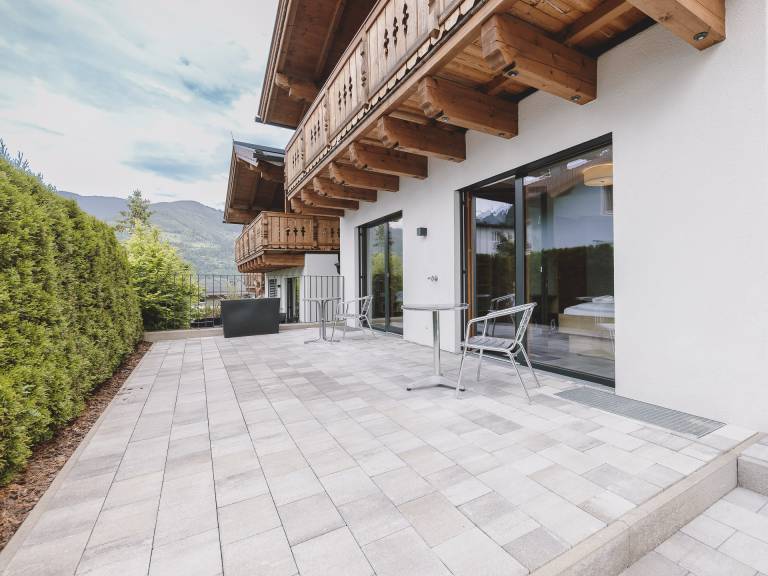 Child-friendly charming chalet with barbeque, sauna & yard | Mountain view | Suitable for remote work | Dogs allowed in Kaprun