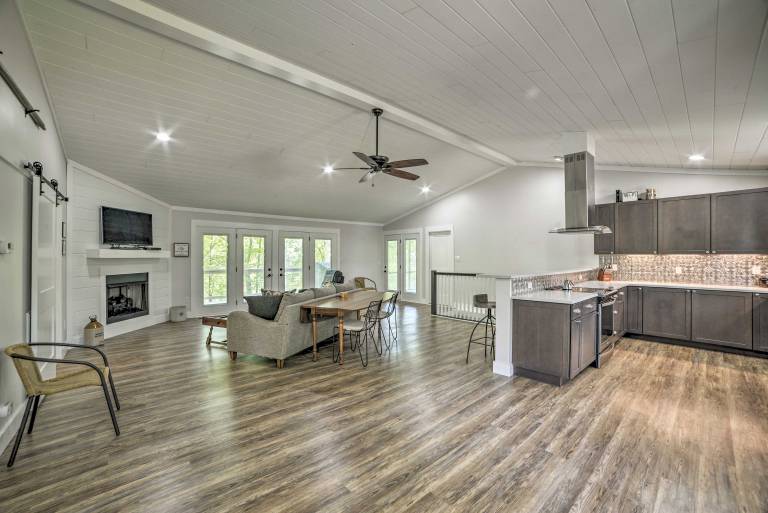 Lake Barkley Waterfront Home w/ Deck & Boat Dock! — photo 4