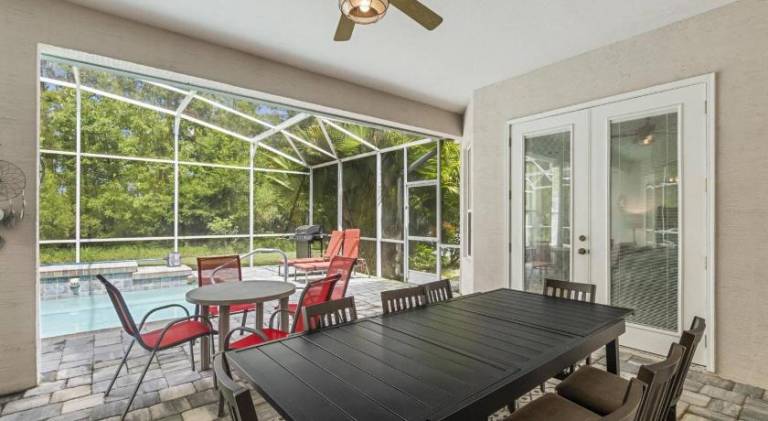 Ample vacation home with pool | Dogs allowed — photo 3