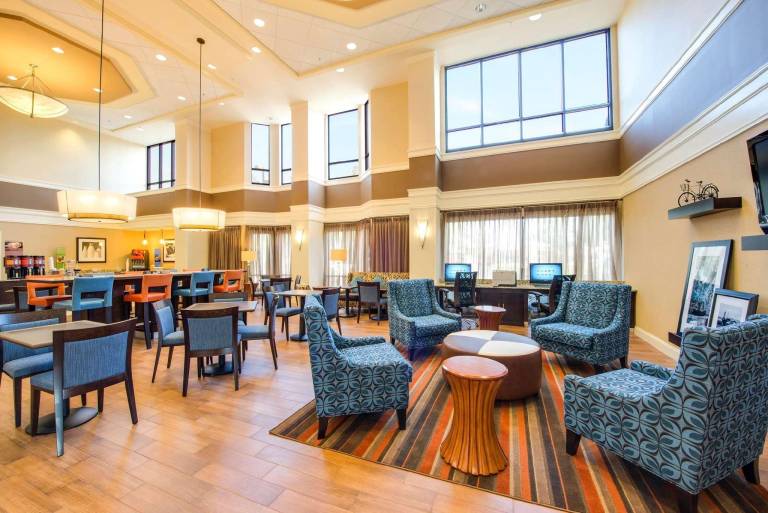 Hampton Inn & Suites Atlanta-Airport North — photo 3