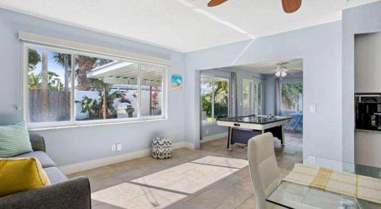 Beach Retreat Downtown Hot Tub in Delray Beach, FL