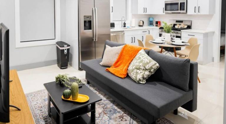 Charming apartment | Pet-friendly in Secaucus, NJ