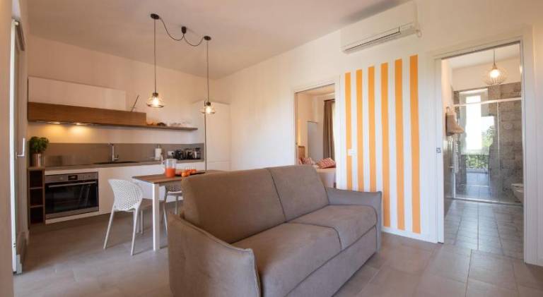 Holiday apartment with terrace, garden & jacuzzi — photo 2