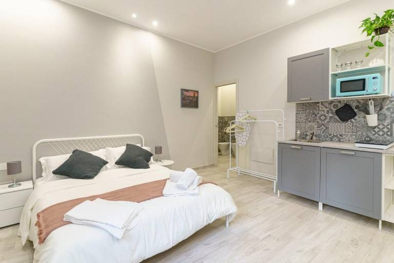 Beautiful house with patio | Close to Catania Cathedral | Suitable for remote work | Pets are welcome in Catania
