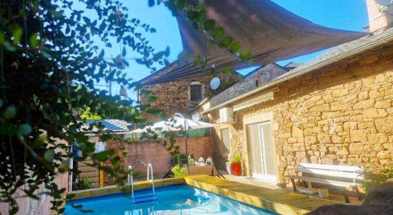 Fully equipped house with garden, private pool & barbecue | Pet-friendly in Castres