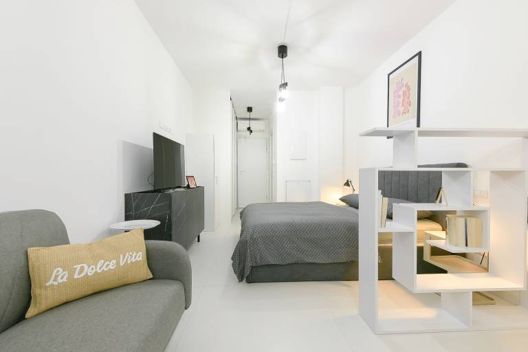Child-friendly apartment with garden | Near Two Towers | City view | Dogs allowed — photo 5