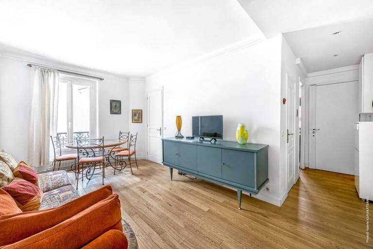 Montmartre Lamarck Caulaincourt 2bdr