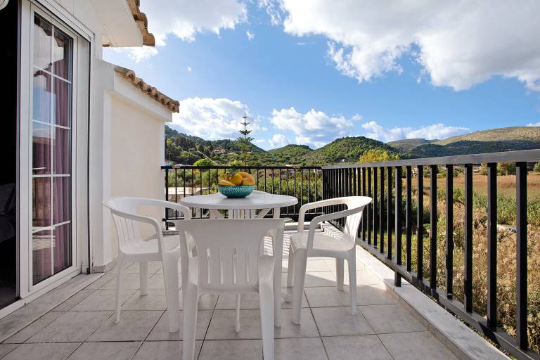 Apartment "Dolphin Apartment Sea View 12" with Private Balcony, Shared Garden & Wi-Fi — photo 3