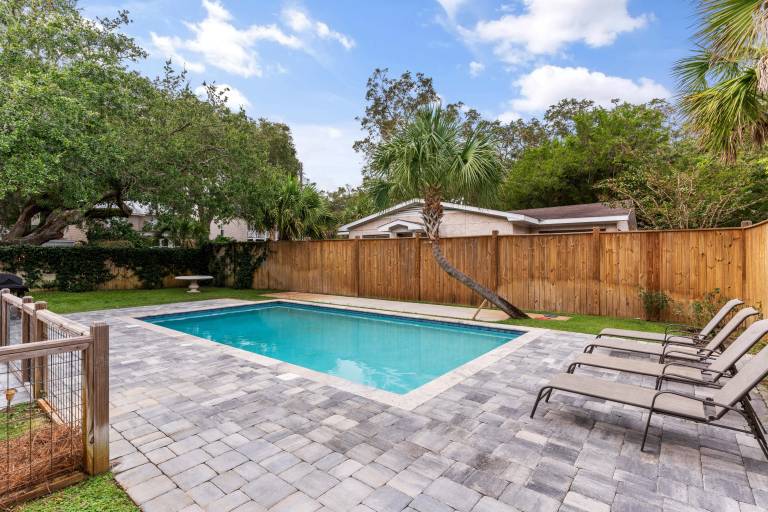 Perfect Symmetry - 520 Beach - 4 Bedrooms — photo 5