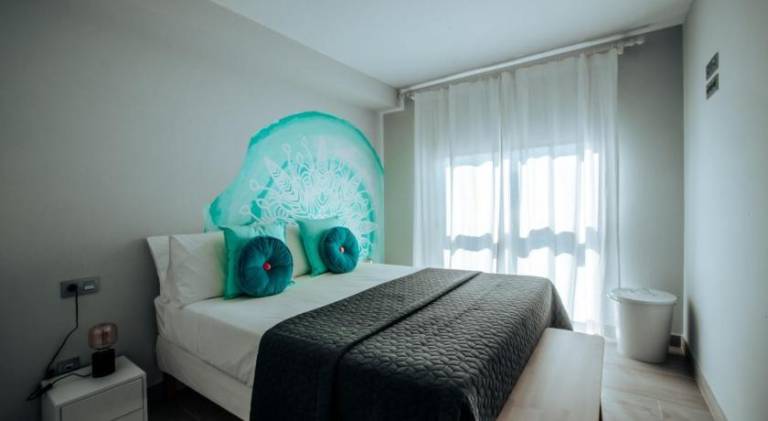 Fully equipped rental apartment with private pool & patio | Close to the beach | Pets are welcome — photo 2