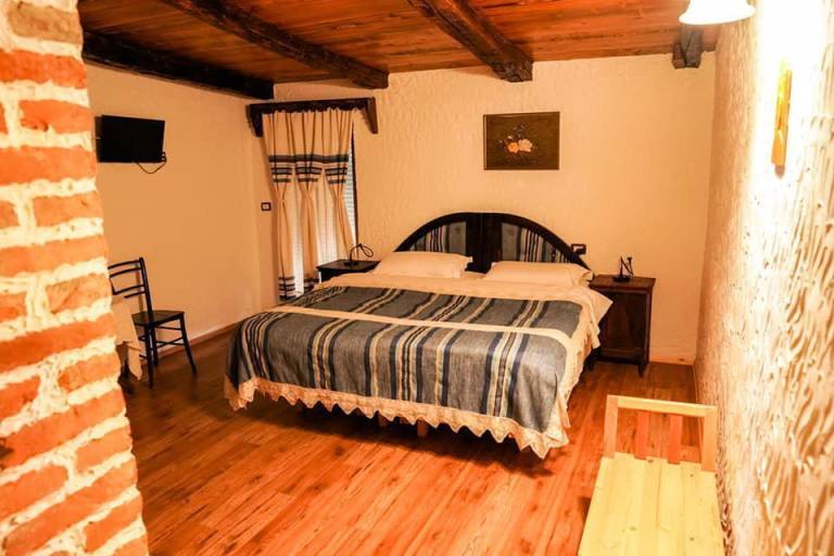 Villa with pool & jacuzzi in Shkodër
