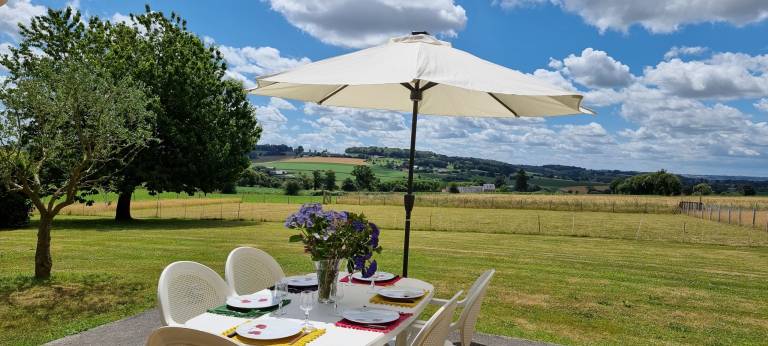 Villa with terrace, yard & barbeque — photo 4