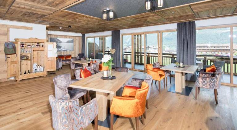 Beautiful serviced apartment with garden, pool & patio | Ski nearby | Pet-friendly — photo 5