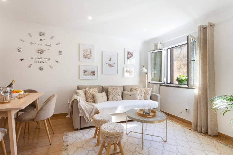 Holiday apartment with patio in Cascais