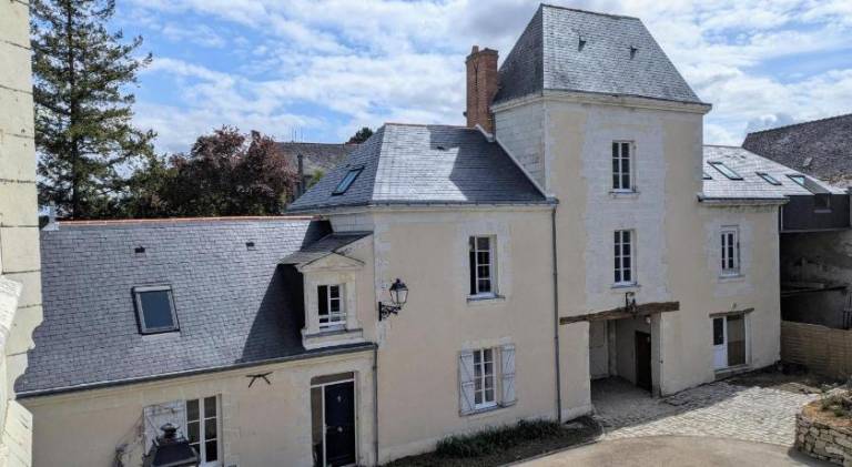 Gite du Chateau de saint Saturnin sur Loire in Cholet