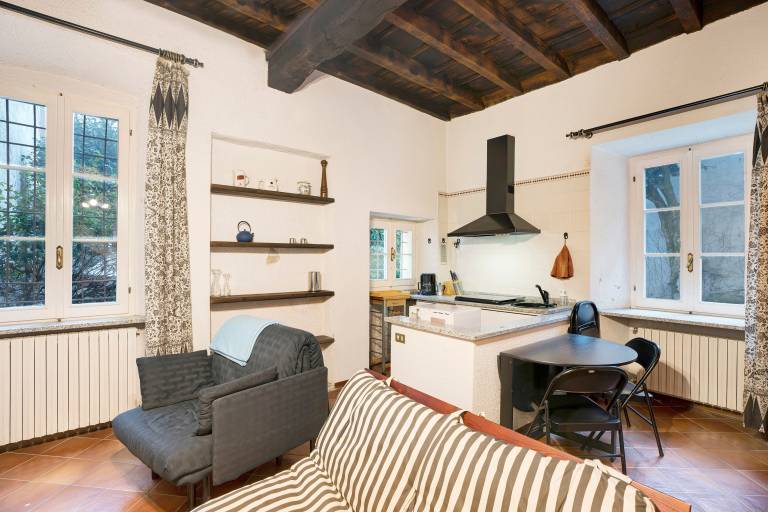 Holiday apartment with fast internet & yard | City view | Dogs allowed in Orta San Giulio