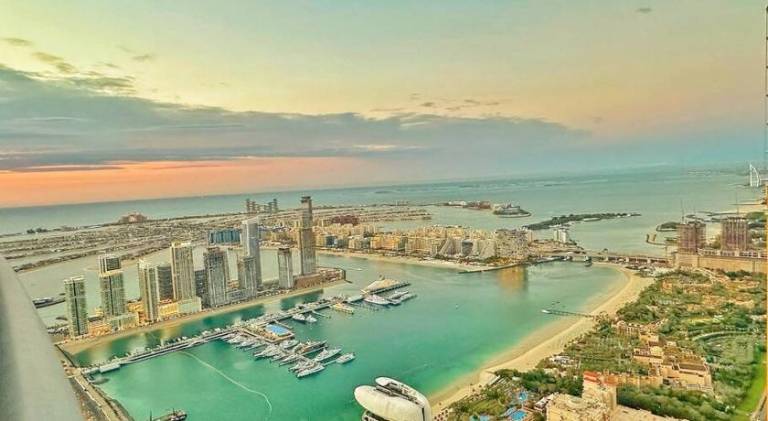 Rental apartment with hot tub & pool | Next to the beach | Dogs allowed in Abu Dhabi