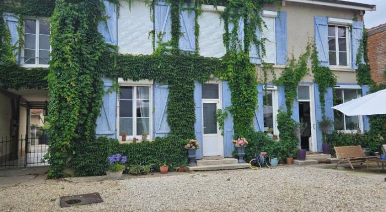 Chez Mary