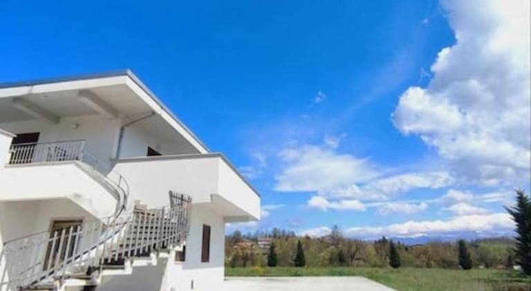 Vacation home with 4 rooms for 25 persons in Frosinone