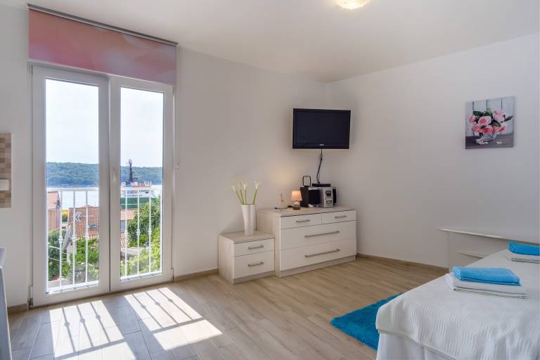 Studio flat with terrace and sea view Mali Lošinj, Lošinj (AS-18322-b) — photo 4