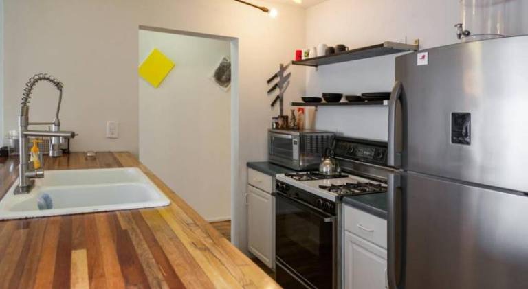 Ample vacation home | Pet-friendly — photo 3
