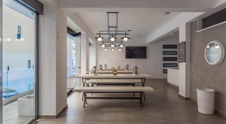 Wonderful serviced apartment with barbeque, pool & yard | Beach nearby | Perfect for remote work | Pets allowed — photo 2