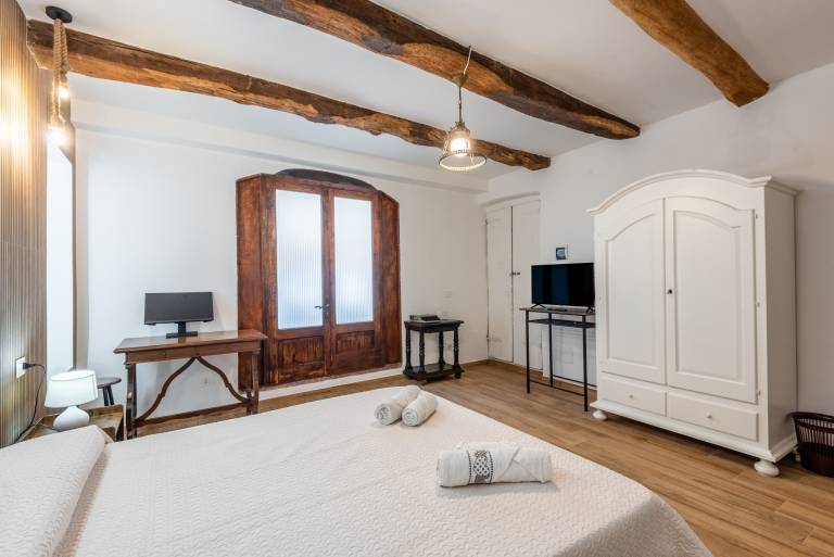 Room 'Castagno - Antiche Dimore di Vescovado' with Shared Pool and Garden — photo 3